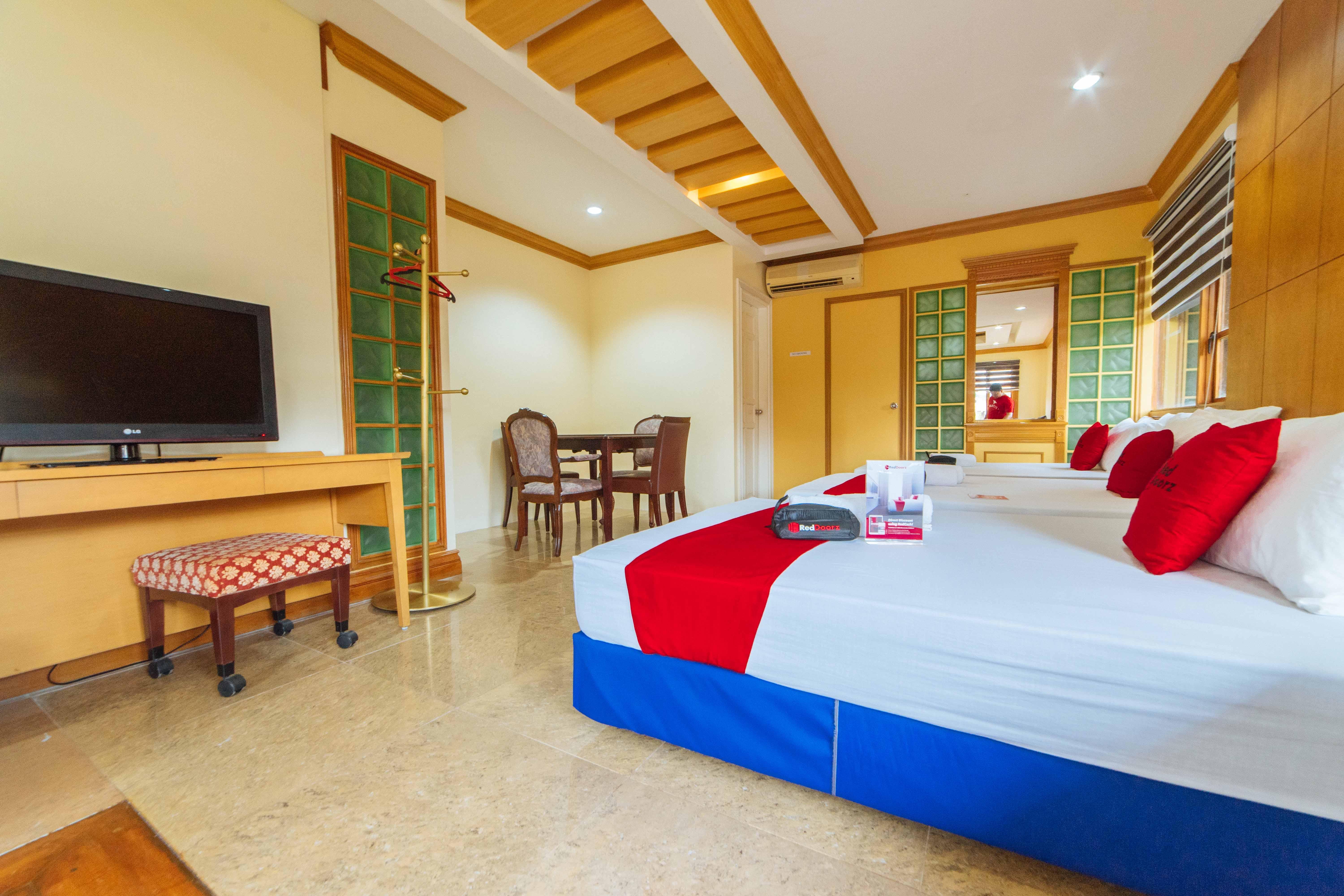 Reddoorz Plus @ Starhomes Olivianville Tarlac City Exterior photo