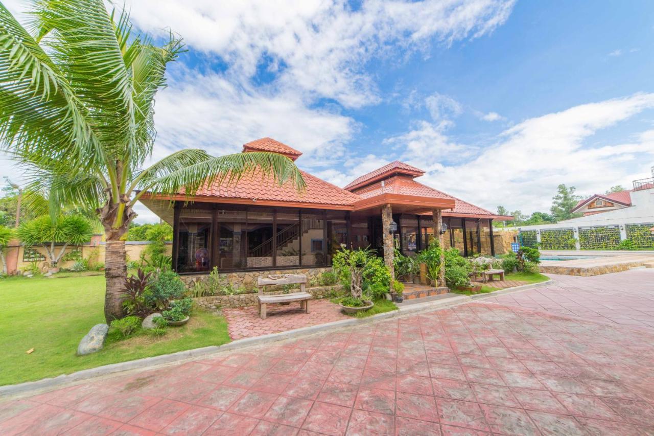 Reddoorz Plus @ Starhomes Olivianville Tarlac City Exterior photo