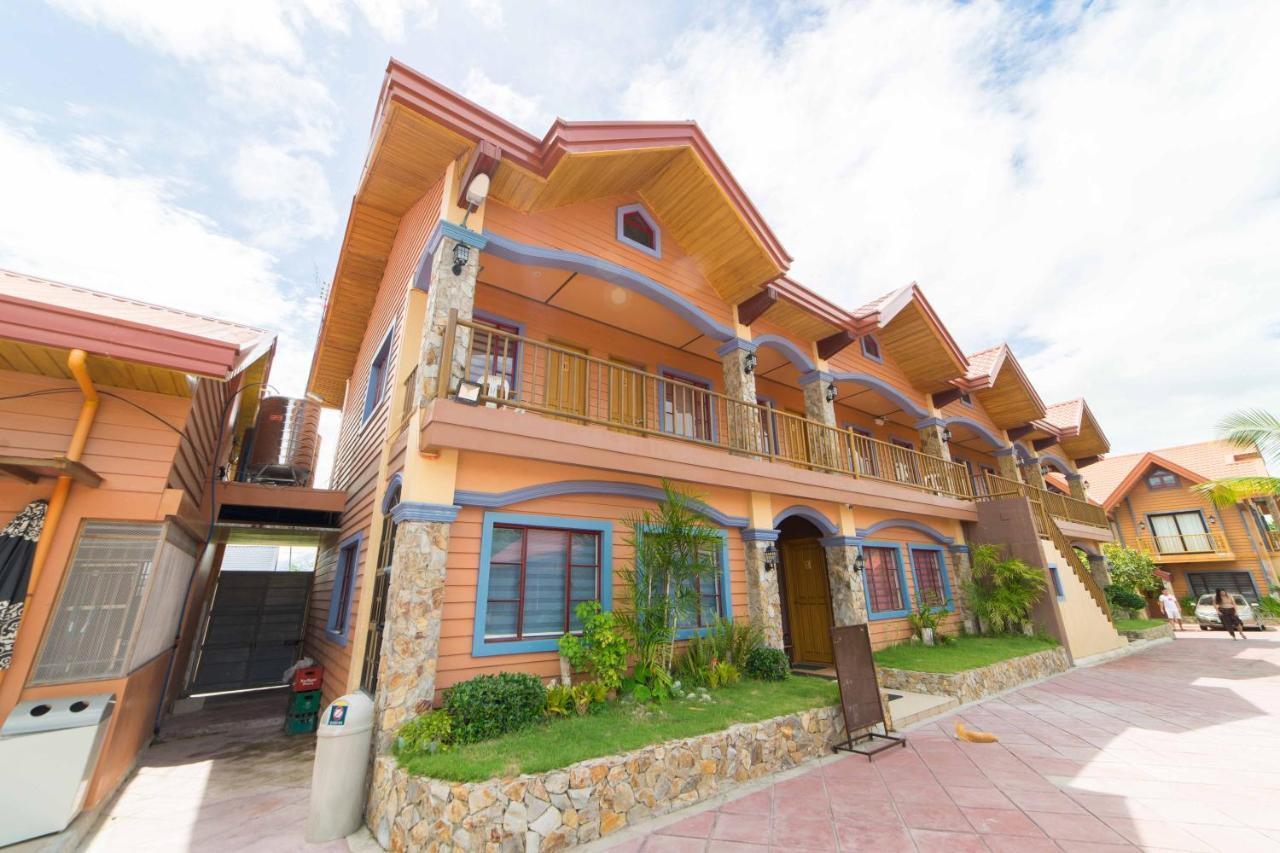 Reddoorz Plus @ Starhomes Olivianville Tarlac City Exterior photo